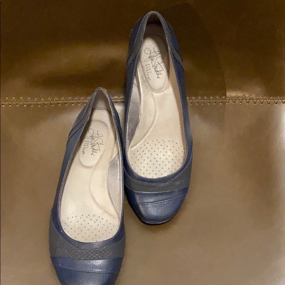 Lifestride memory foam navy flats